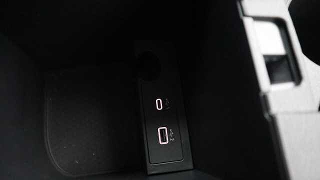 Nissan Qashqai 1.3 DIG-T MHEV Acenta Premium SUV 5dr Petrol Hybrid XTRON Euro 6 (s/s) (158 ps)