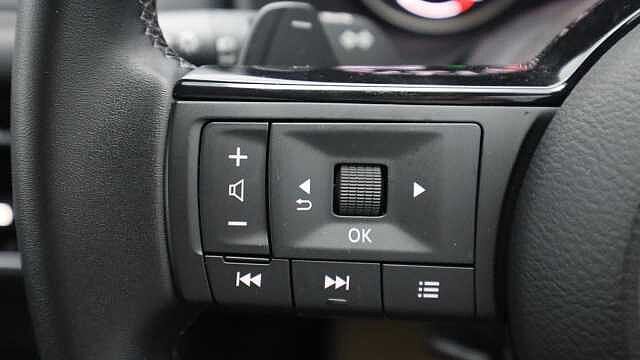 Nissan Qashqai 1.3 DIG-T MHEV Acenta Premium SUV 5dr Petrol Hybrid XTRON Euro 6 (s/s) (158 ps)