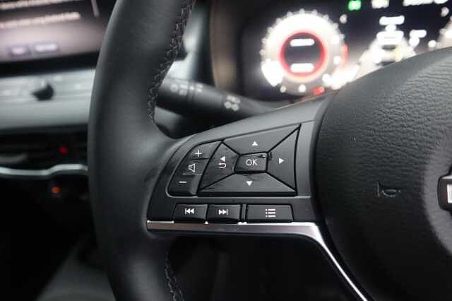 Nissan Juke 1.0 DIG-T N-Connecta SUV 5dr Petrol Manual Euro 6 (s/s) (114 ps)