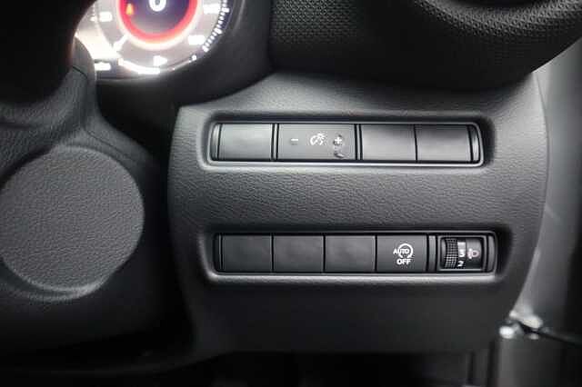 Nissan Juke 1.0 DIG-T N-Connecta SUV 5dr Petrol Manual Euro 6 (s/s) (114 ps)