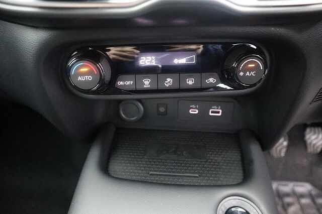 Nissan Juke 1.0 DIG-T N-Connecta SUV 5dr Petrol Manual Euro 6 (s/s) (114 ps)