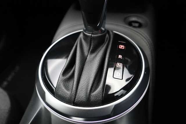 Nissan Juke 1.6 N-Connecta SUV 5dr Petrol Hybrid Auto Euro 6 (143 ps)