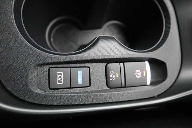 Nissan Juke 1.6 N-Connecta SUV 5dr Petrol Hybrid Auto Euro 6 (143 ps)