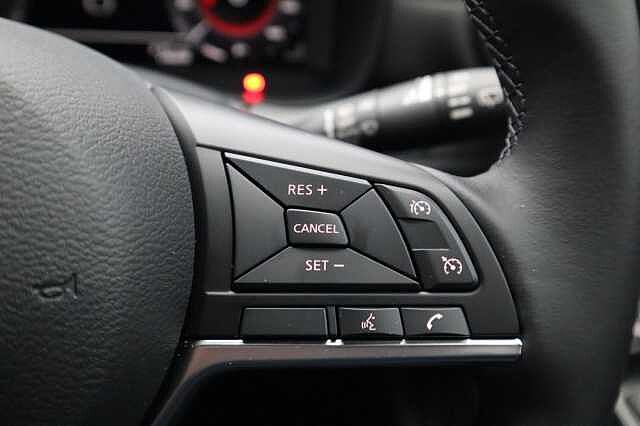 Nissan Juke 1.6 N-Connecta SUV 5dr Petrol Hybrid Auto Euro 6 (143 ps)