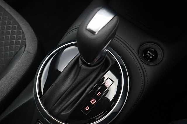 Nissan Juke 1.6 N-Connecta SUV 5dr Petrol Hybrid Auto Euro 6 (143 ps)