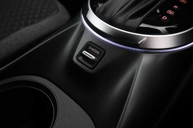 Nissan Juke 1.6 N-Connecta SUV 5dr Petrol Hybrid Auto Euro 6 (143 ps)