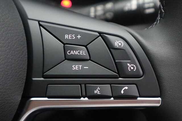 Nissan Juke 1.6 N-Connecta SUV 5dr Petrol Hybrid Auto Euro 6 (143 ps)