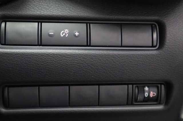 Nissan Juke 1.6 N-Connecta SUV 5dr Petrol Hybrid Auto Euro 6 (143 ps)