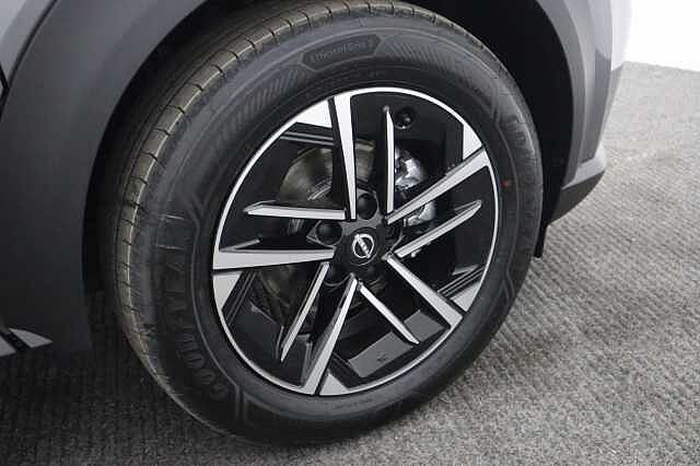 Nissan Juke 1.6 N-Connecta SUV 5dr Petrol Hybrid Auto Euro 6 (143 ps)