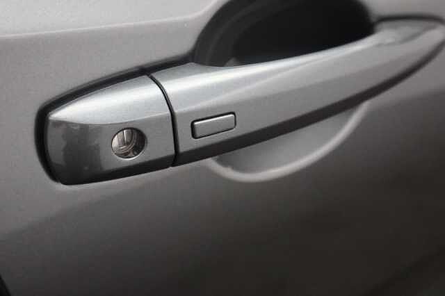 Nissan Juke 1.6 N-Connecta SUV 5dr Petrol Hybrid Auto Euro 6 (143 ps)