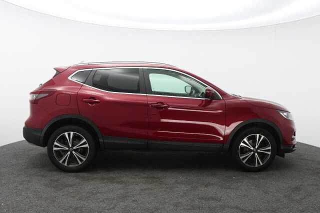 Nissan Qashqai 1.3 DIG-T N-Connecta SUV 5dr Petrol Manual Euro 6 (s/s) (160 ps)