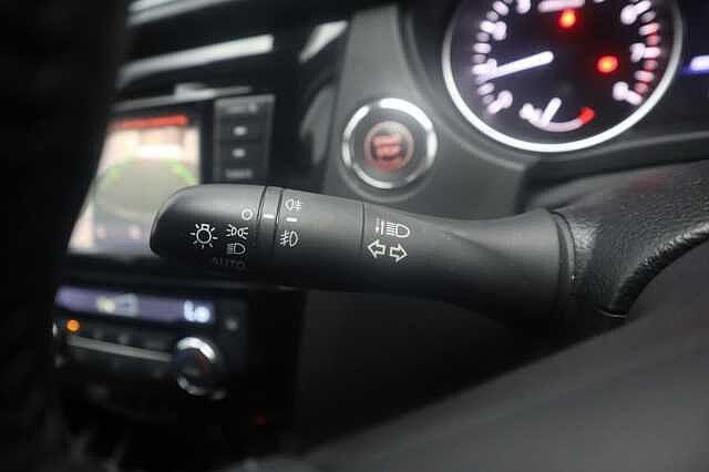 Nissan Qashqai 1.3 DIG-T N-Connecta SUV 5dr Petrol Manual Euro 6 (s/s) (160 ps)