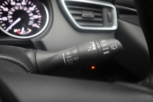 Nissan Qashqai 1.3 DIG-T N-Connecta SUV 5dr Petrol Manual Euro 6 (s/s) (160 ps)