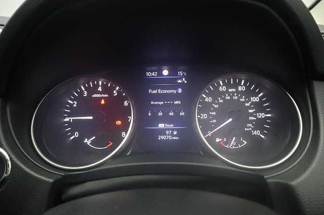 Nissan Qashqai 1.3 DIG-T N-Connecta SUV 5dr Petrol Manual Euro 6 (s/s) (160 ps)
