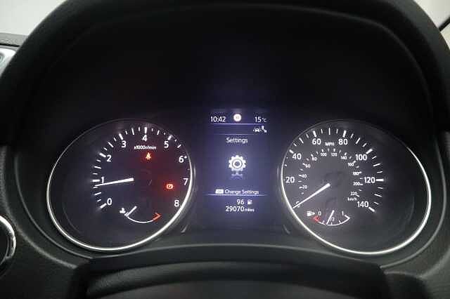 Nissan Qashqai 1.3 DIG-T N-Connecta SUV 5dr Petrol Manual Euro 6 (s/s) (160 ps)