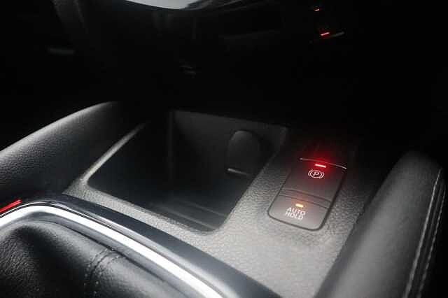 Nissan Qashqai 1.3 DIG-T N-Connecta SUV 5dr Petrol Manual Euro 6 (s/s) (160 ps)