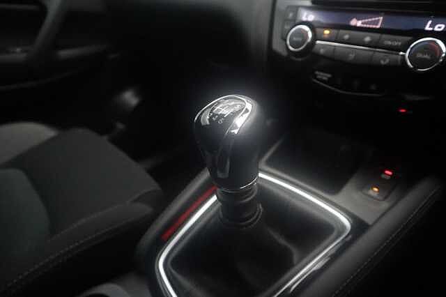 Nissan Qashqai 1.3 DIG-T N-Connecta SUV 5dr Petrol Manual Euro 6 (s/s) (160 ps)