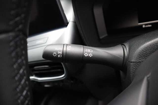 Nissan Juke 1.6 N-Connecta SUV 5dr Petrol Hybrid Auto Euro 6 (143 ps)