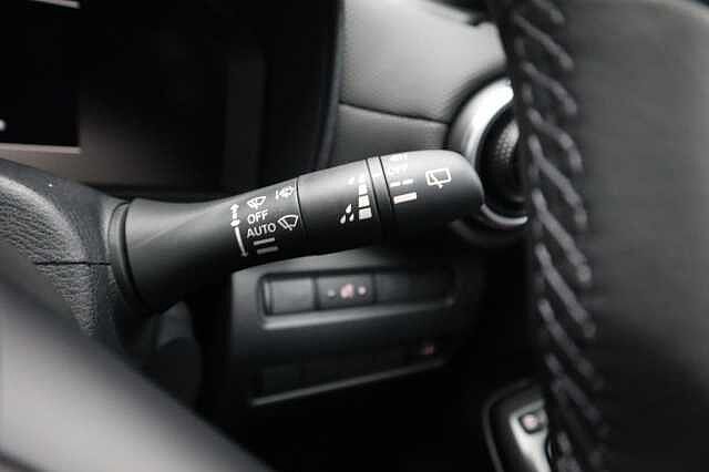 Nissan Juke 1.6 N-Connecta SUV 5dr Petrol Hybrid Auto Euro 6 (143 ps)