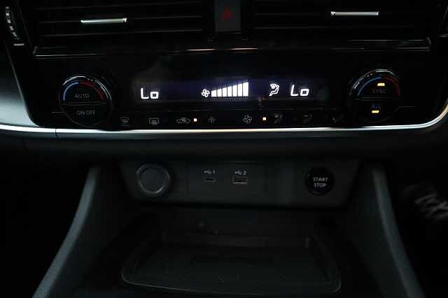 Nissan X-Trail 1.5 h e-POWER Acenta Premium SUV 5dr Petrol Hybrid Auto Euro 6 (s/s) (204 ps)