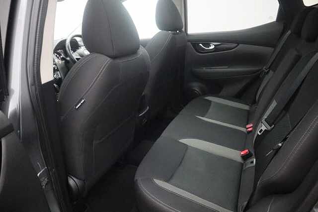 Nissan Qashqai 1.3 DIG-T N-Connecta SUV 5dr Petrol Manual Euro 6 (s/s) (140 ps)
