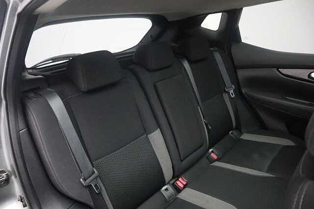 Nissan Qashqai 1.3 DIG-T N-Connecta SUV 5dr Petrol Manual Euro 6 (s/s) (140 ps)