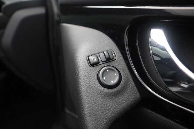 Nissan Qashqai 1.3 DIG-T N-Connecta SUV 5dr Petrol Manual Euro 6 (s/s) (140 ps)