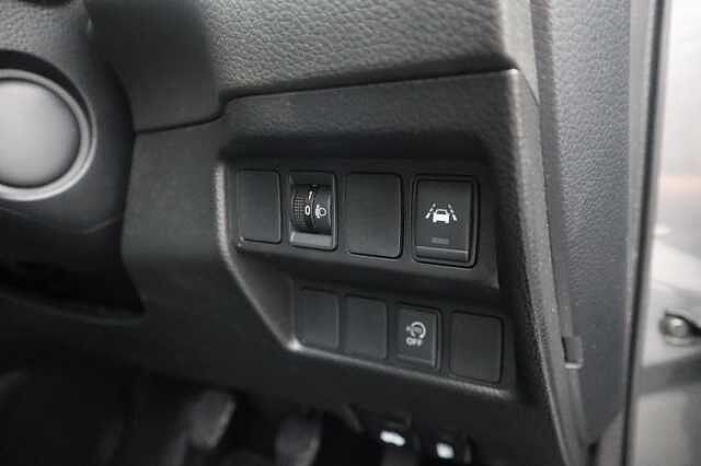 Nissan Qashqai 1.3 DIG-T N-Connecta SUV 5dr Petrol Manual Euro 6 (s/s) (140 ps)