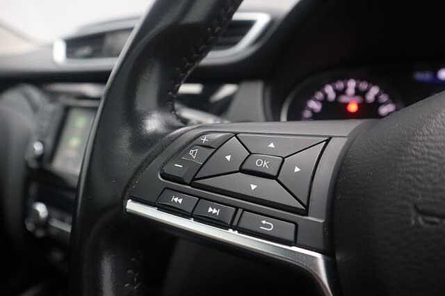 Nissan Qashqai 1.3 DIG-T N-Connecta SUV 5dr Petrol Manual Euro 6 (s/s) (140 ps)