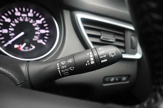 Nissan Qashqai 1.3 DIG-T N-Connecta SUV 5dr Petrol Manual Euro 6 (s/s) (140 ps)