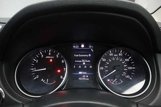 Nissan Qashqai 1.3 DIG-T N-Connecta SUV 5dr Petrol Manual Euro 6 (s/s) (140 ps)
