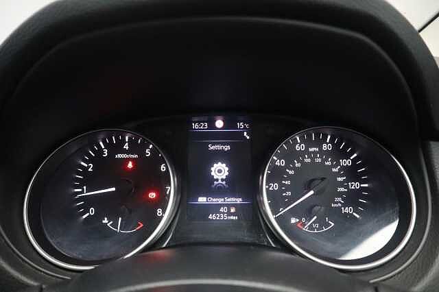 Nissan Qashqai 1.3 DIG-T N-Connecta SUV 5dr Petrol Manual Euro 6 (s/s) (140 ps)