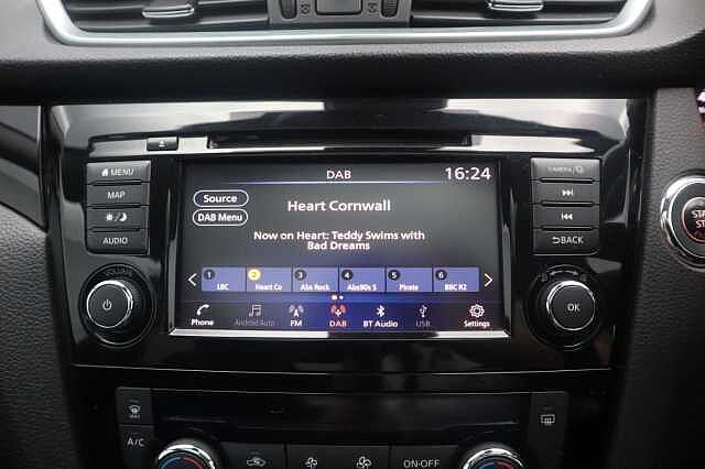 Nissan Qashqai 1.3 DIG-T N-Connecta SUV 5dr Petrol Manual Euro 6 (s/s) (140 ps)