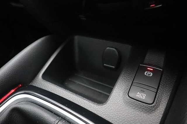 Nissan Qashqai 1.3 DIG-T N-Connecta SUV 5dr Petrol Manual Euro 6 (s/s) (140 ps)
