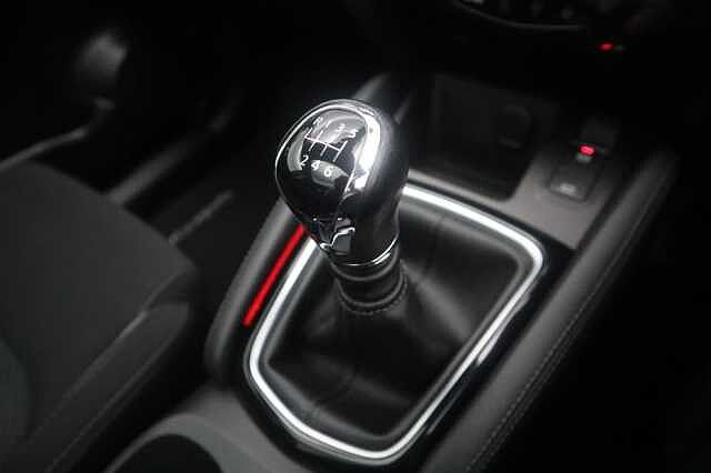 Nissan Qashqai 1.3 DIG-T N-Connecta SUV 5dr Petrol Manual Euro 6 (s/s) (140 ps)