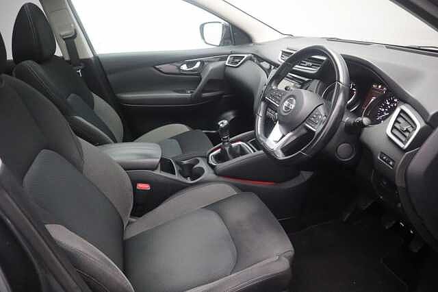 Nissan Qashqai 1.3 DIG-T N-Connecta SUV 5dr Petrol Manual Euro 6 (s/s) (140 ps)