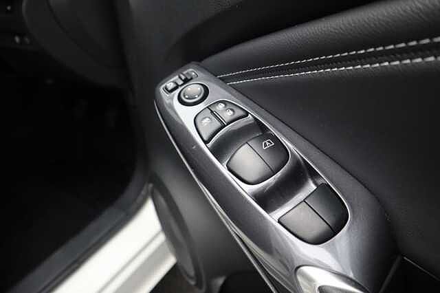 Nissan Juke 1.0 DIG-T N-Connecta SUV 5dr Petrol Manual Euro 6 (s/s) (114 ps)