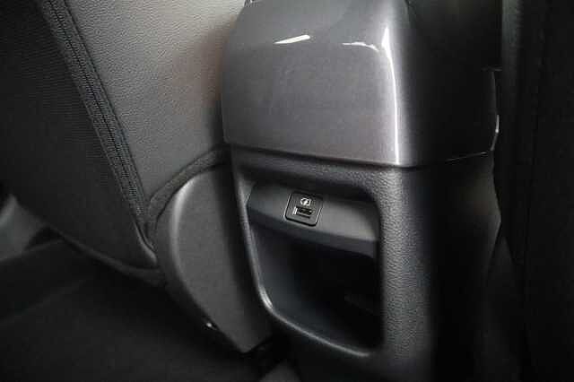 Nissan Juke 1.0 DIG-T N-Connecta SUV 5dr Petrol Manual Euro 6 (s/s) (114 ps)