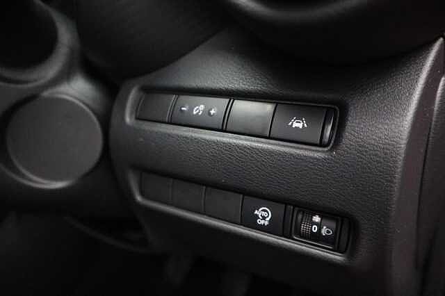 Nissan Juke 1.0 DIG-T N-Connecta SUV 5dr Petrol Manual Euro 6 (s/s) (114 ps)