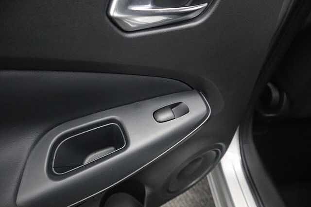 Nissan Juke 1.0 DIG-T N-Connecta SUV 5dr Petrol Manual Euro 6 (s/s) (114 ps)